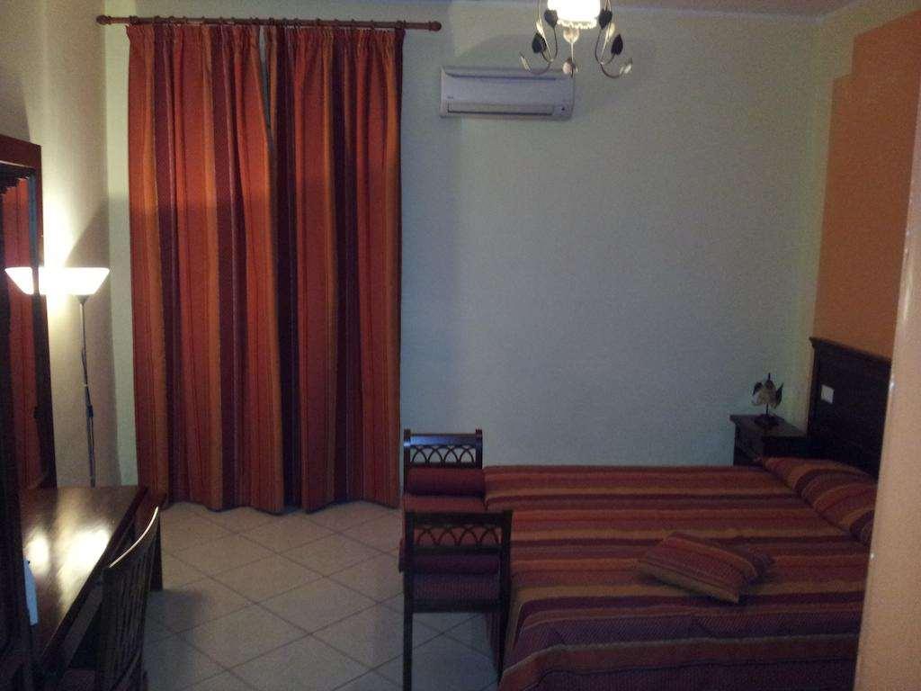 George Hotel Barcellona-Pozzo di Gotto Oda fotoğraf